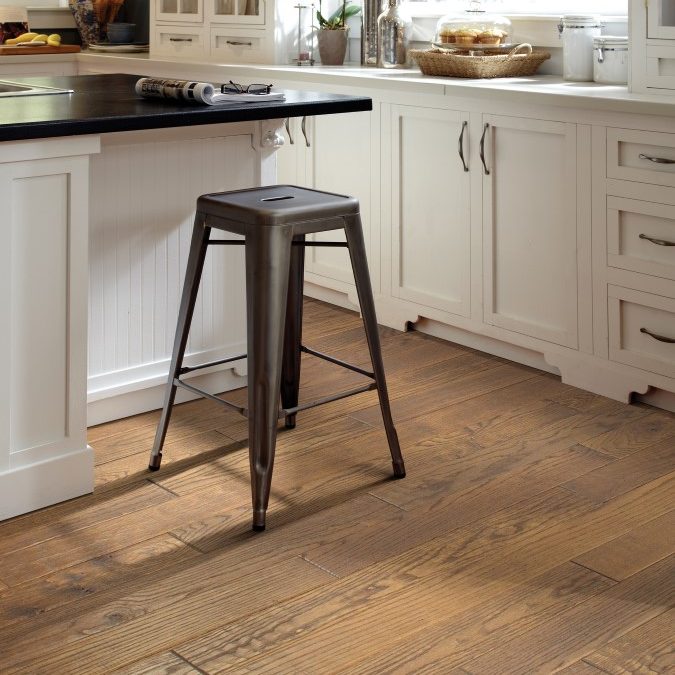 Resilient vinyl aviator plank atmosphere