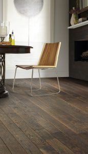 RESILIENT VINYL - Sumter Plus Plank 7in 520 Shadow